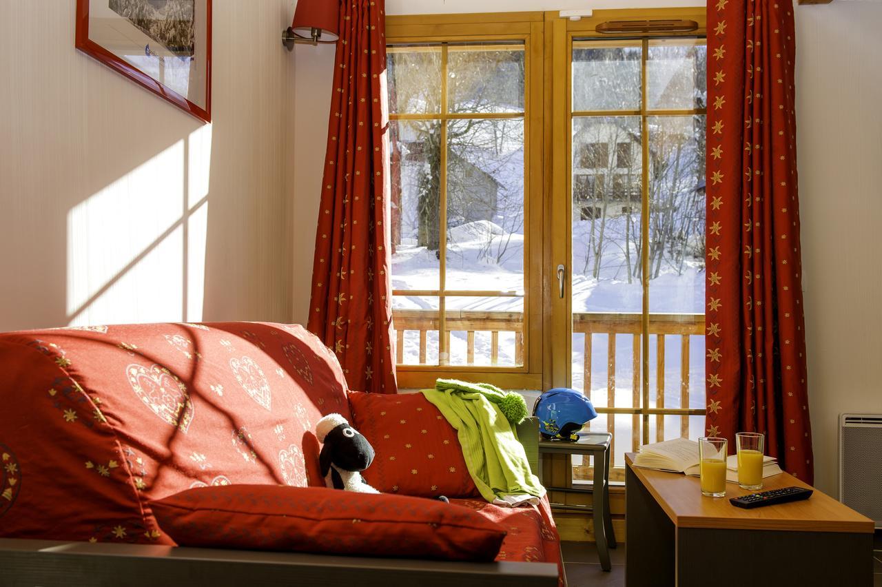 Goelia Les Chalets De Belledonne Saint-Colomban-des-Villards Ngoại thất bức ảnh