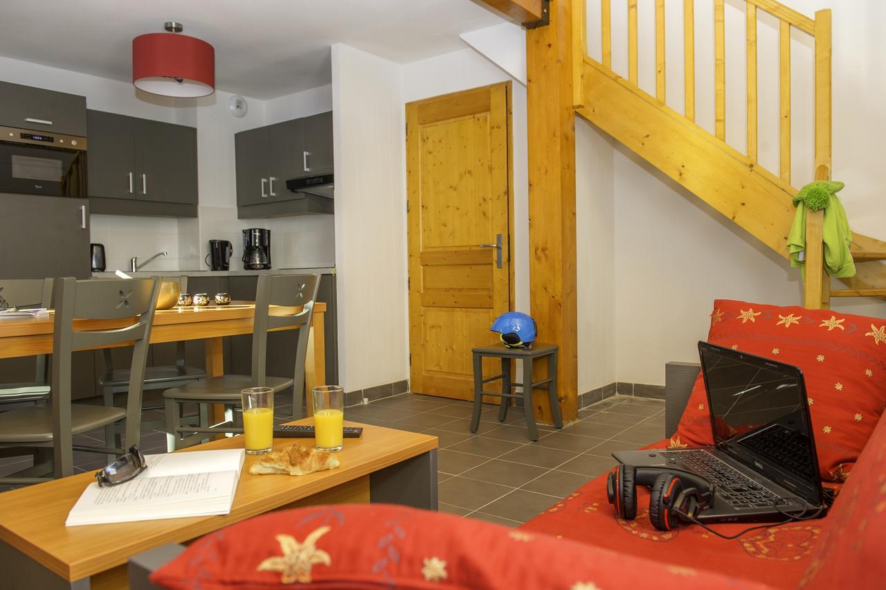 Goelia Les Chalets De Belledonne Saint-Colomban-des-Villards Ngoại thất bức ảnh
